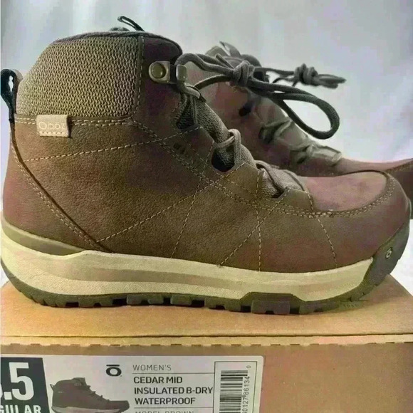 NWT, Oboz Womens “Cedar”lace up hiking/snow boots in sz 8.5. - Picture 1 of 13